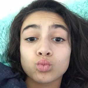 Meet your Posher, Lyana